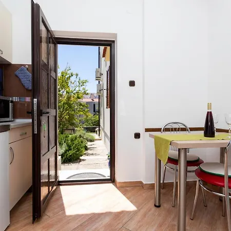 Hana Apartment