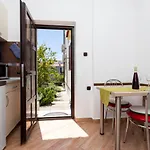 Hana Apartment